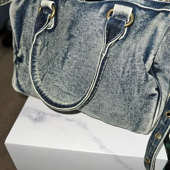 Denim Shoulder Bag
#balenciaga - Picture 5 of 10
